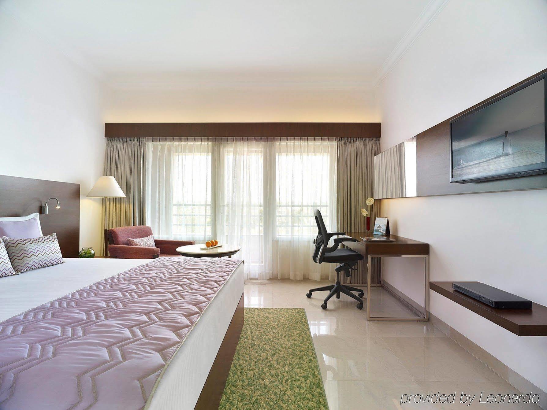 Hotel Naveen Lakeside Hubli Exterior photo